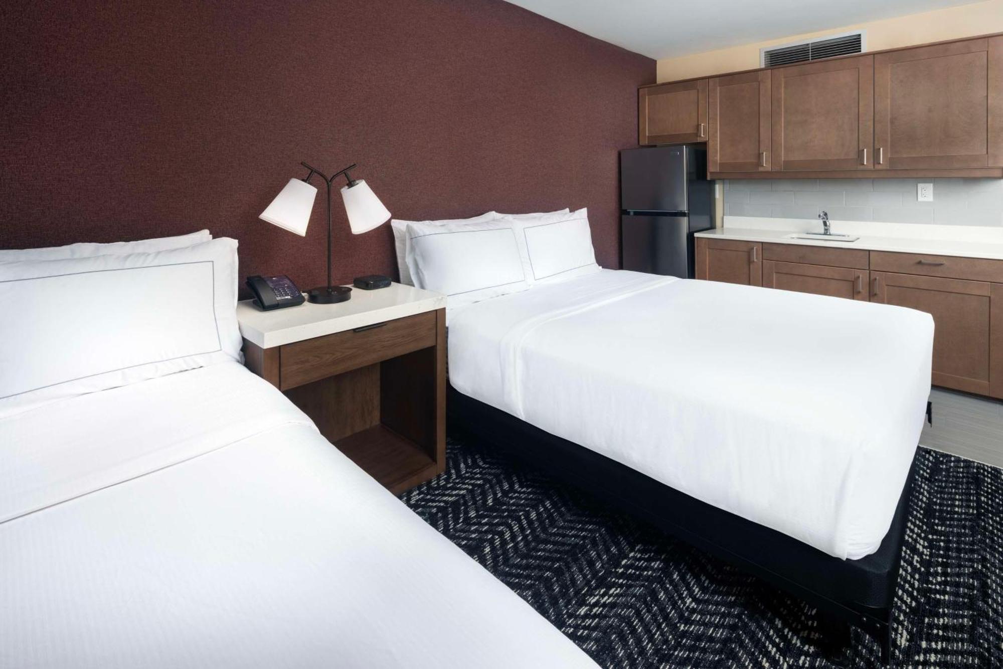 Doubletree By Hilton Manhattan, Ks Exterior foto