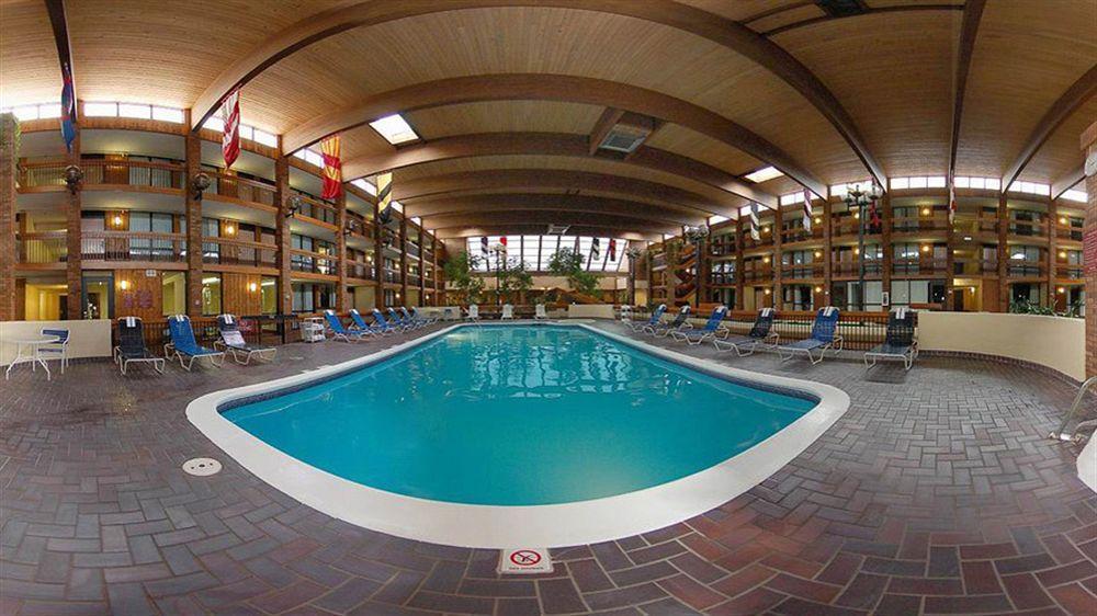 Doubletree By Hilton Manhattan, Ks Exterior foto
